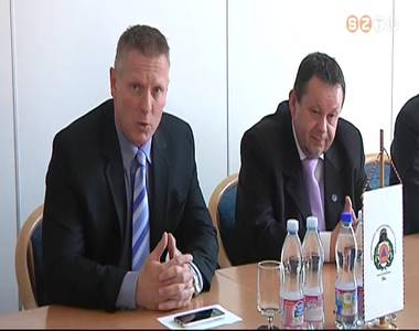 Felaj�nl�sok az �nk�ntes ment�csoportoknak