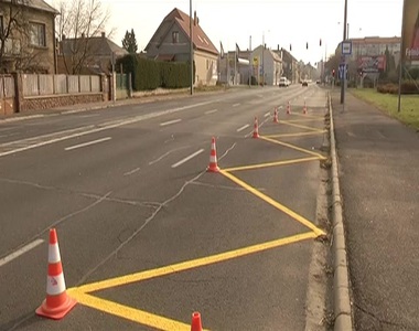 �j aut�busz meg�ll�t alak�tanak ki a 11-es husz�r �ton