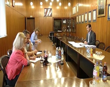 A p�rtok �rt�kelt�k a j�niusi k�zgy�l�st