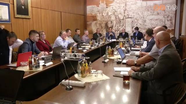 Sajt�t�j�koztat�n ismertett�k a b�nmegel�z�si bizotts�g javaslatait