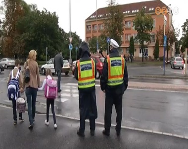 Forgalomirányítás az iskolák közelében Forgalomirányítás az iskolák közelében