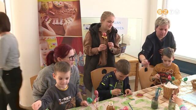 Öt különböző állomás és játszósarok várta nagypénteken az Agora Sportházba a családokat Öt különböző állomás és játszósarok várta nagypénteken az Agora Sportházba a családokat