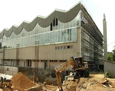 Fedett medence a vízilabdásoknak Fedett medence a vízilabdásoknak