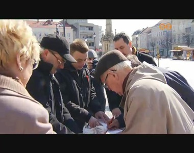 Al��r�sgy�jt�sbe kezdett a Fidesz-KDNP a rezsics�kkent�s megv�d�s�re