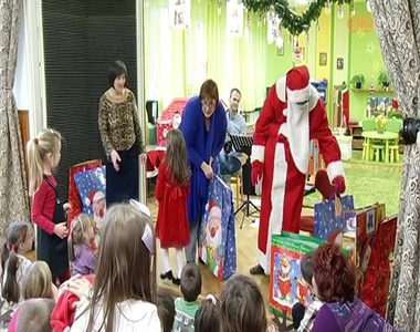 A T�vh� aj�nd�k�t is �tadta a Mikul�s a gyerekeknek