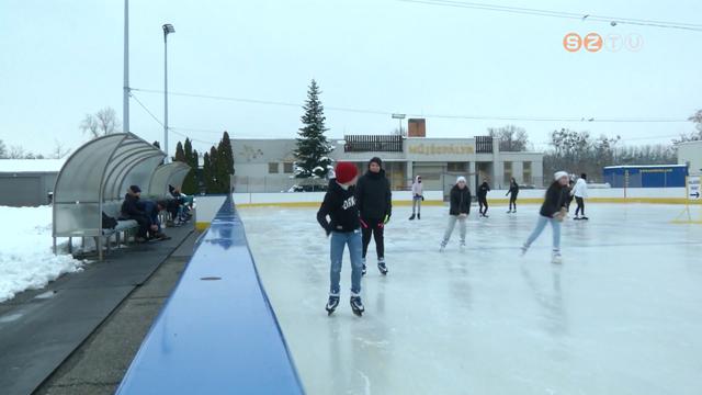 Gazdag programokkal várja a Sport és Ifjúsági Iroda a korcsolyasport szerelmeseit Gazdag programokkal várja a Sport és Ifjúsági Iroda a korcsolyasport szerelmeseit