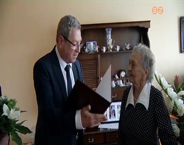 Sz�pkor� sz�let�snaposokat k�sz�nt�tt a polg�rmester