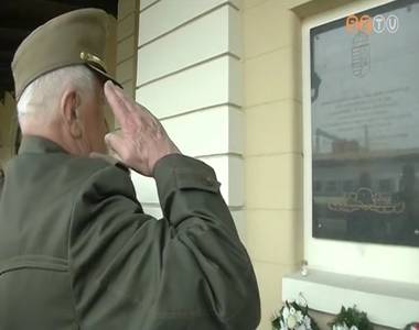 A doni harcok �ldozataira eml�keztek a vas�t�llom�son