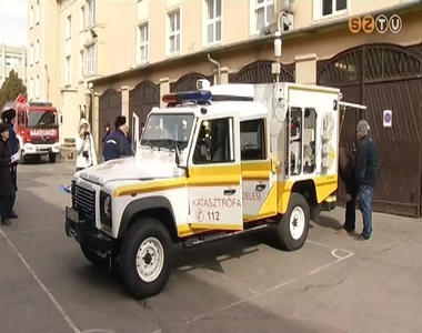 Szolg�latba �llt a Vas Megyei Katasztr�fav�delmi Igazgat�s�g �j mobil laborja