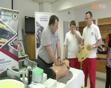 Mellkaskompresszi�s k�sz�l�ket kapott a ment�szolg�lat