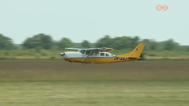 Családi sétarepülő hétvégét tartottak a szombathelyi reptéren Családi sétarepülő hétvégét tartottak a szombathelyi reptéren