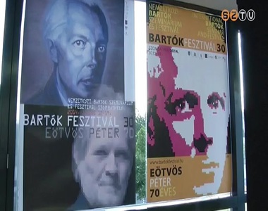 Plak�tok k�t jubileumra a Bart�k Teremben
