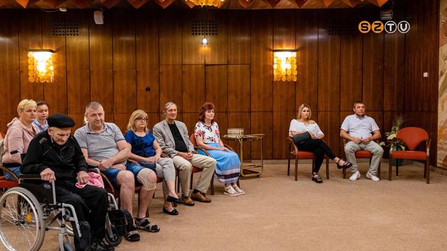 Hatan tettek állampolgársági esküt a Városházán Hatan tettek állampolgársági esküt a Városházán