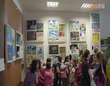 Jap�n gyermekrajzokb�l ny�lt ki�ll�t�s a Rem�nyik-iskol�ban