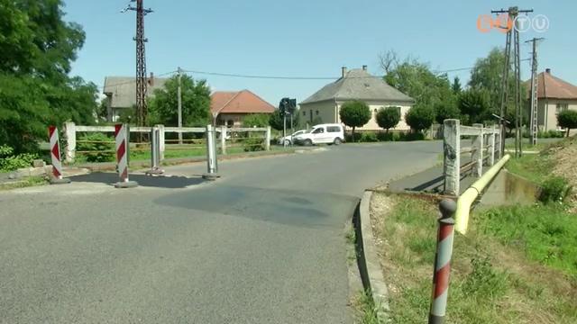Félpályán lezárják a Szent István király utcai hidat Félpályán lezárják a Szent István király utcai hidat