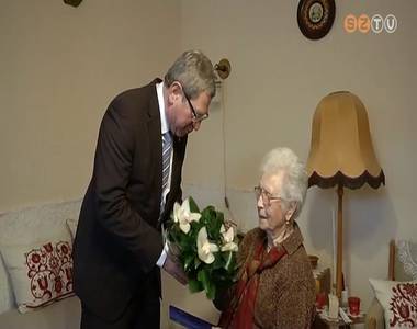 Sz�pkor� sz�let�snapost k�sz�nt�tt a polg�rmester