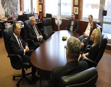 �lsportol�kat k�sz�nt�ttek a V�rosh�z�n