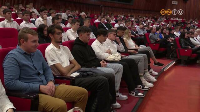 Alaptsnak 140. vforduljt nnepli idn a Pusks Tivadar Szakkpz Iskola s Kollgium