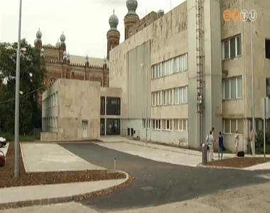 Új parkoló, új sörtér Új parkoló, új sörtér