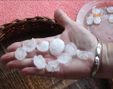 Egy Ausztria fel�l �rkez� szupercell�b�l esett j�ges� Vas megy�ben