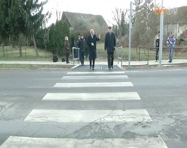 Új gyalogátkelőhely Újperinten Új gyalogátkelőhely Újperinten