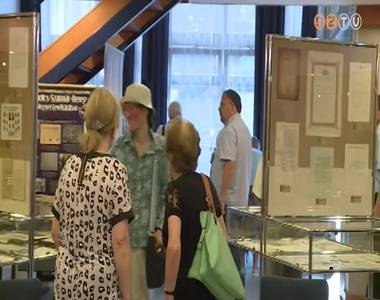 B�v�l� t�rt�nelem c�mmel ny�lt ki�ll�t�s a lev�lt�rban