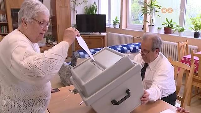 Mozg�urn�s szavaz�s