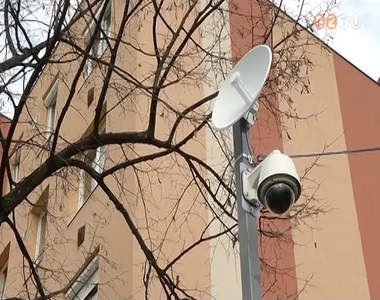 T�rfigyel� kamer�kat szereltek fel a Sz�rcsap� utcai t�rsas �zleth�z k�rny�k�re
