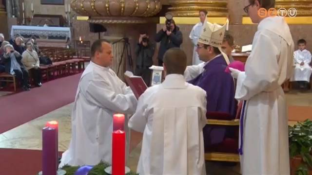 Akolitusokat avattak a sz�kesegyh�zban