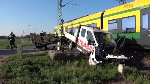 Sérüléses baleset történt a Sárdi-ér utcai vasúti átjáróban Sérüléses baleset történt a Sárdi-ér utcai vasúti átjáróban
