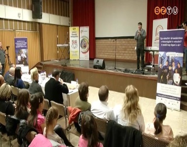 Roma fiatalok vet�lkedtek