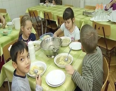 Ny�ri �tkeztet�s