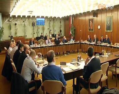 Bizotts�gi �l�sek