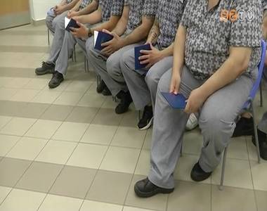 Az els� �retts�giz�k a b�rt�nben