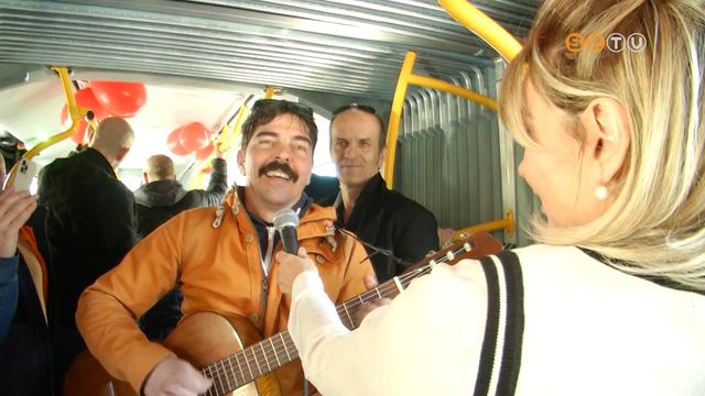 A költészet napja alkalmából Lírajárattá változott a 30Y-os busz A költészet napja alkalmából Lírajárattá változott a 30Y-os busz