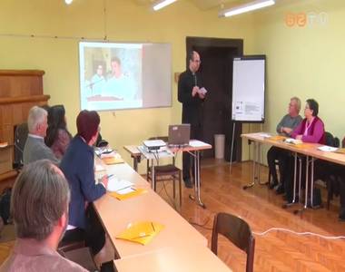 K�pz�s indult rom�kkal foglalkoz� szakembereknek