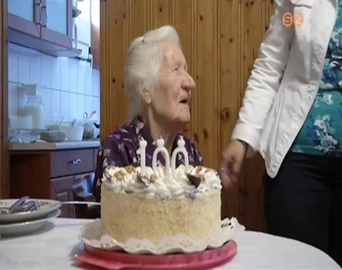 A sz�z esztend�s Milisits K�rolyn�t k�sz�nt�tt�k Nard�n