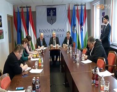 Az elkövetkező időszak Európai Uniós fejlesztéseiről tartottak sajtótájékoztatót a Városházán Az elkövetkező időszak Európai Uniós fejlesztéseiről tartottak sajtótájékoztatót a Városházán