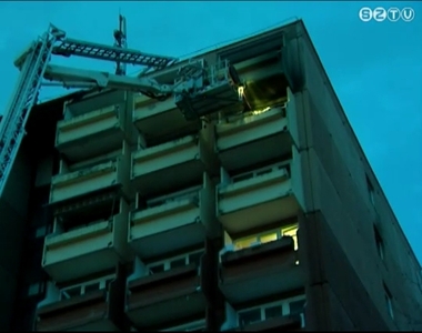 Tűz ütött ki egy Kodály Zoltán utcai tízemeletesben Tűz ütött ki egy Kodály Zoltán utcai tízemeletesben