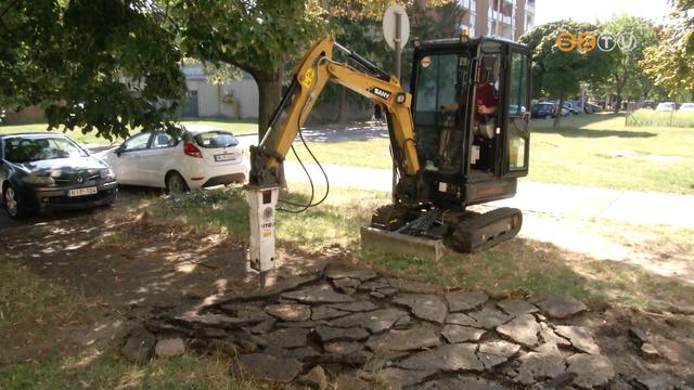 Felújítják a járdát a Barátság utcában Felújítják a járdát a Barátság utcában