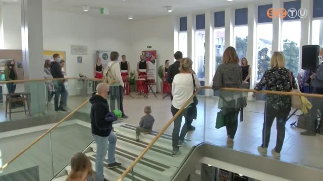 Csodálatos Japán címmel nyílt kiállítás hétfőn a sportház galériáján Csodálatos Japán címmel nyílt kiállítás hétfőn a sportház galériáján