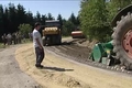 Javítják a helyi utat Velemben