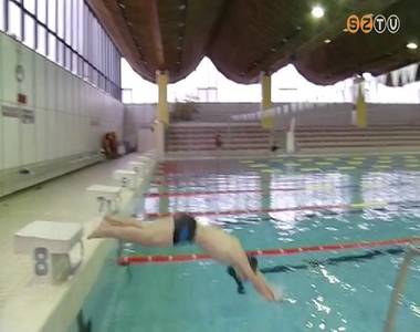 Sporteszk�z�ket adom�nyozott a Szombathelyi V�zm� SC az Aranyh�d Nevel�si K�zpont di�kjainak