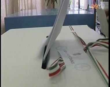 �prilis 6-�n, vas�rnap v�laszt�sokat tartanak haz�nkban