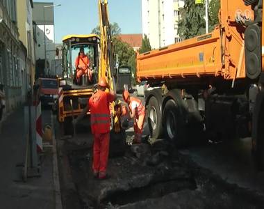Megsüllyedt az úttest a Petőfi Sándor utcában