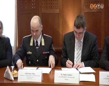 Együttműködés Együttműködés