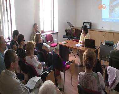 Ismerked�s a szl�v n�pek t�rt�nelm�vel �s irodalm�val