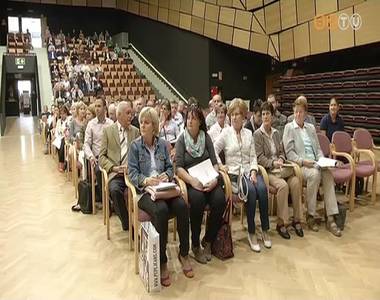 Esk�t tettek a szavazatsz�ml�l� bizotts�gok tagjai