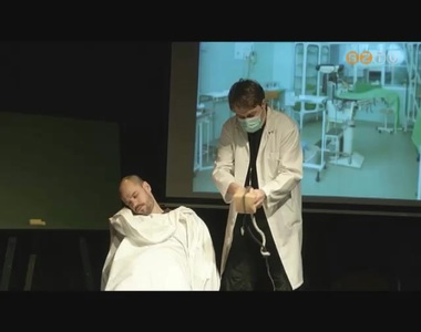 �jabb zen�s kom�di�t mutattak be a We�res S�ndor Sz�nh�zban