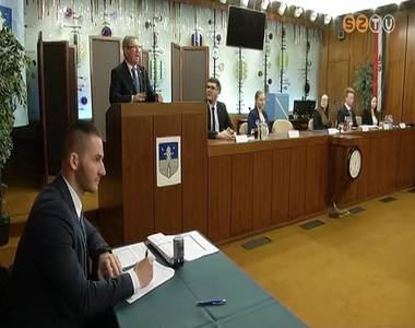 Megv�lasztott�k a di�kpolg�rmestert �s alpolg�rmestert